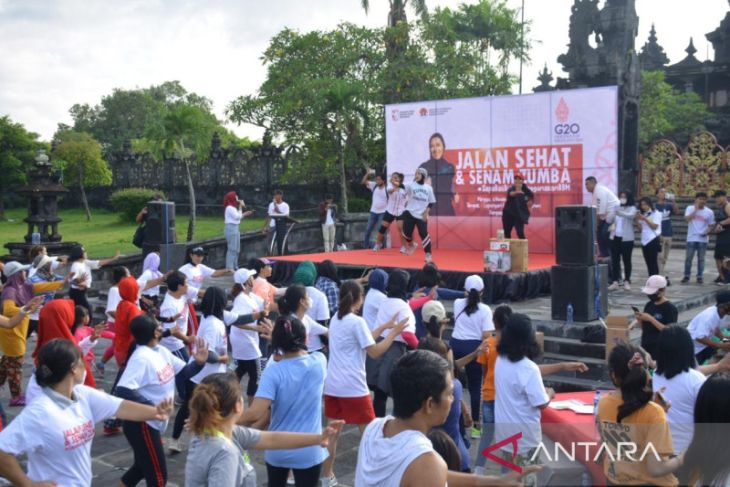 Komunitas Anak Muda Bali Kampanyekan Energi Bersih Dukung Ktt G20