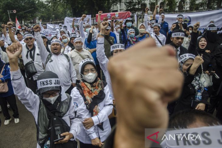 Unjuk rasa Kepala Sekolah SMK swasta di Jawa Barat 