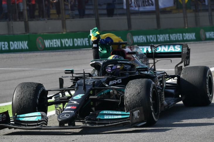 Formula 1: Hamilton ungkap caranya meluapkan emosi saat balapan