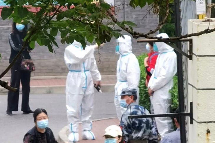 Kasus COVID-19 melonjak, warga Beijing diingatkan tak keluar rumah