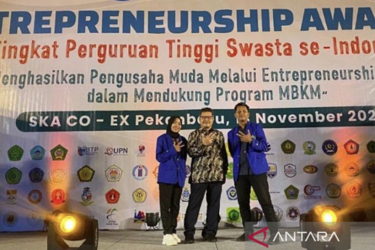 UWGM Samarinda raih juara favorit Entreprenuerahip Award 2022
