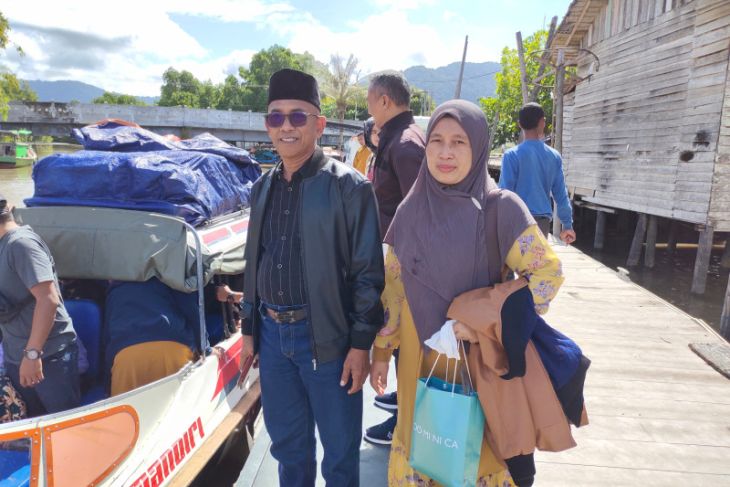 Mantan Kepala Desa Sutera KKU dapat umroh gratis dari Gubernur Kalbar