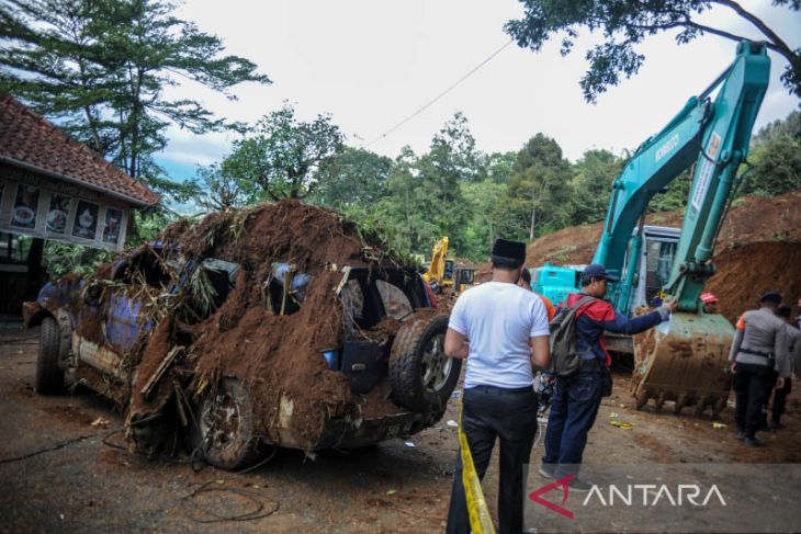 Longsor akibat gempa di Cianjur 