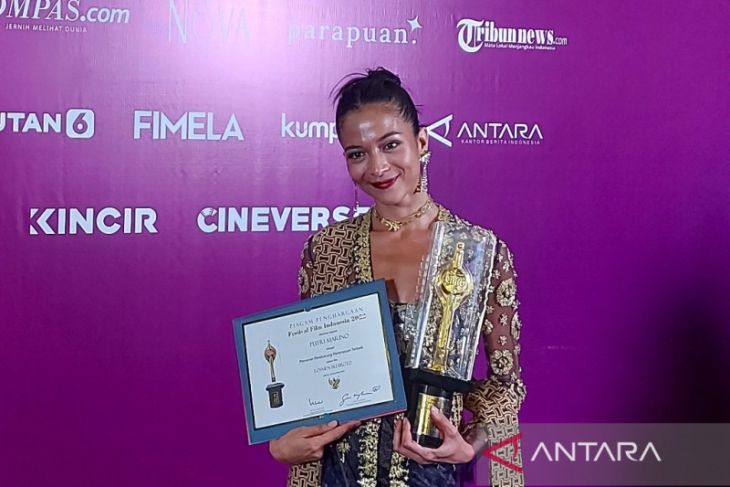 Putri Marino sukses lagi di ajang Festival Film Indonesia
