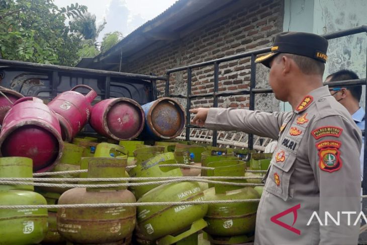 Polisi bongkar praktik pengoplosan elpiji 3 kg di Tangerang