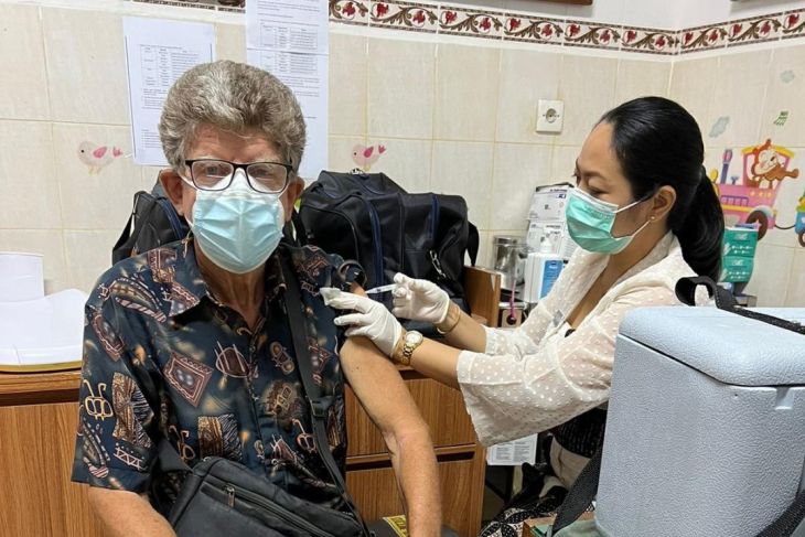 Denpasar siapkan 40 faslitas vaksin penguat kedua bagi lansia