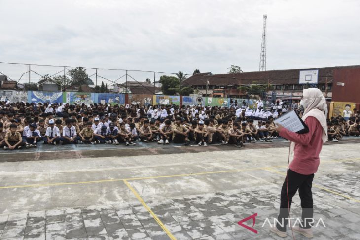 Sosialisasi bahaya rokok di sekolah 