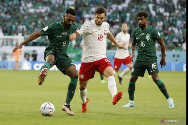 Polandia unggul 1-0 atas Arab Saudi pada babak pertama