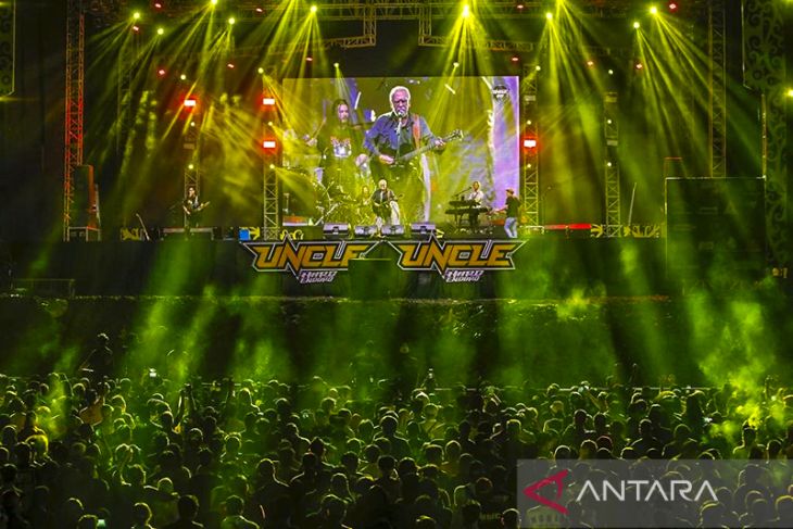 Konser Iwan Fals Pada Uncle Hard Enduro 2022 di Kalsel