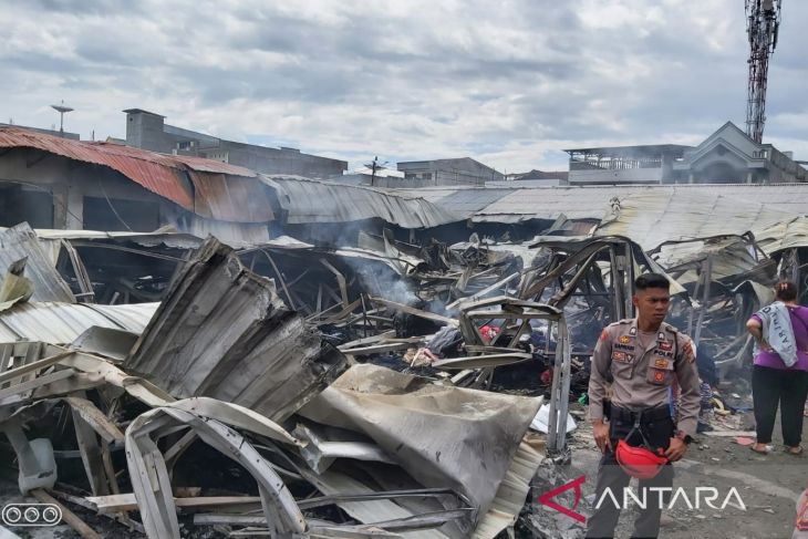 Dinas Perindag Palu alihkan 141 pedagang usai kebakaran Pasar Masomba