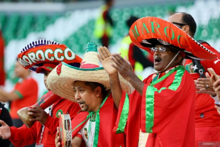 Gaya pendukung Maroko dan Spanyol di pertandingan 16 besar Piala Dunia 2022