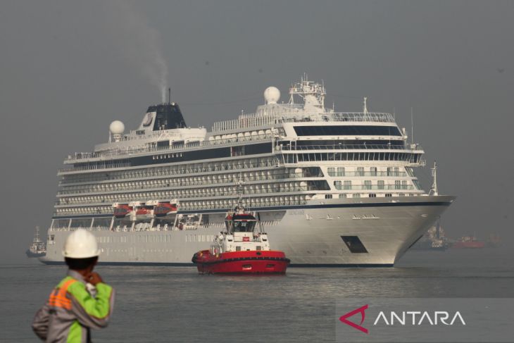 Kapal pesiar MV Viking Mars tiba di Surabaya