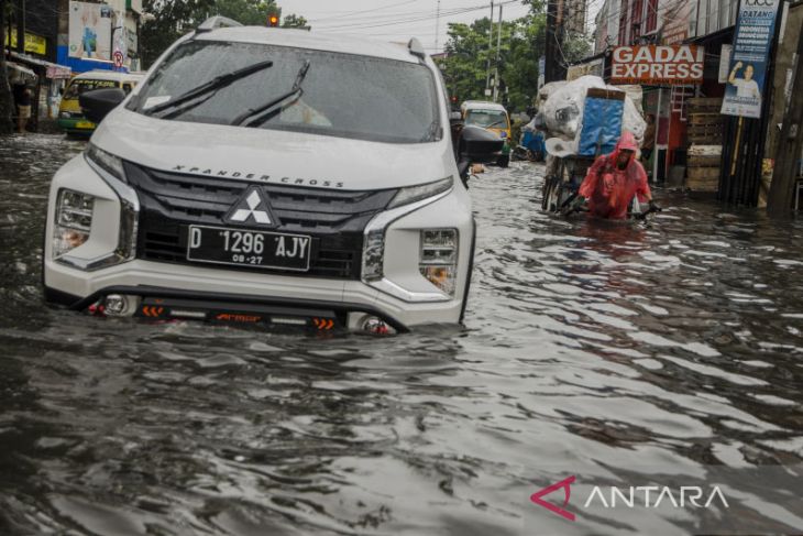 Banjir akibat drainase buruk di Bandung 