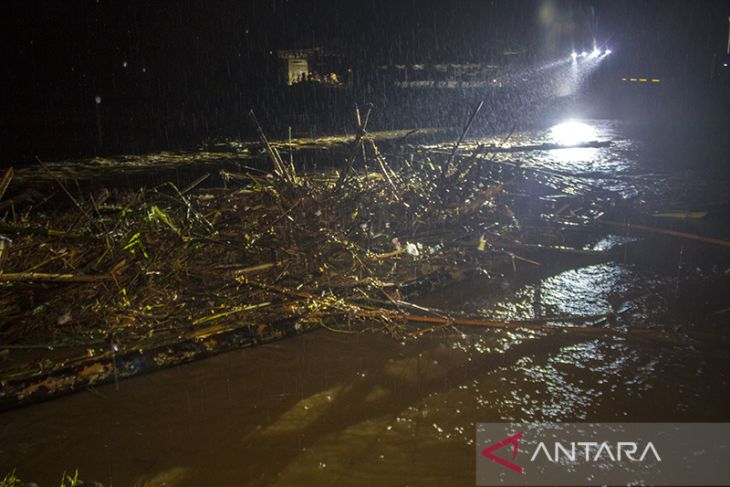 Festival Kemilau Meratus tertunda akibat jembatan terputus di Wisata Manggasang