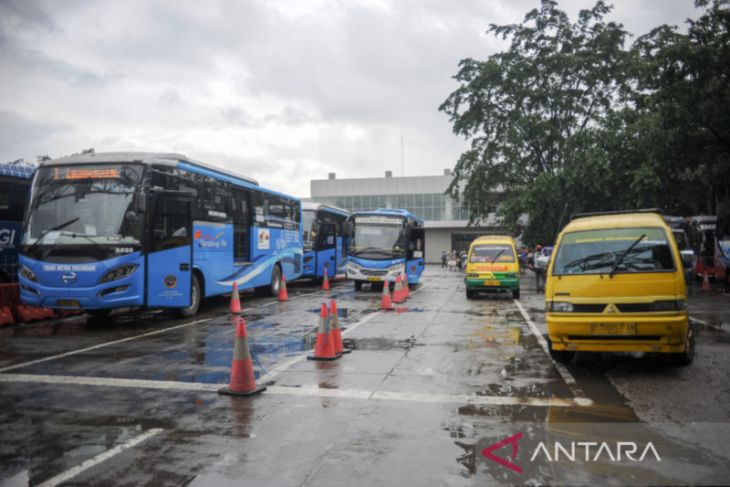 Rencana konversi angkot ke bus di Bandung Raya 