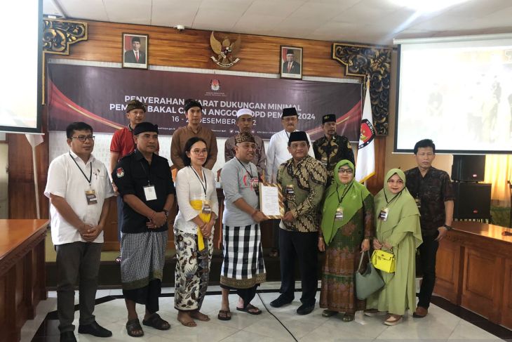 Tiga tokoh Muslim Bali serahkan syarat bakal calon DPD Pemilu 2024