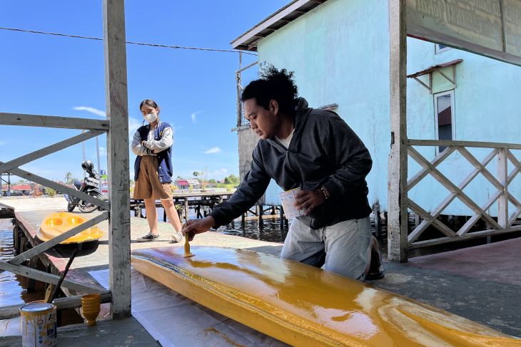 Kayak di Kampung Caping Pontianak