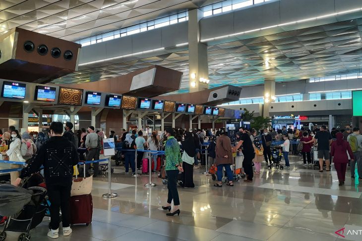H+1 Tahun Baru arus balik penumpang di Bandara Soetta capai 67.842 orang