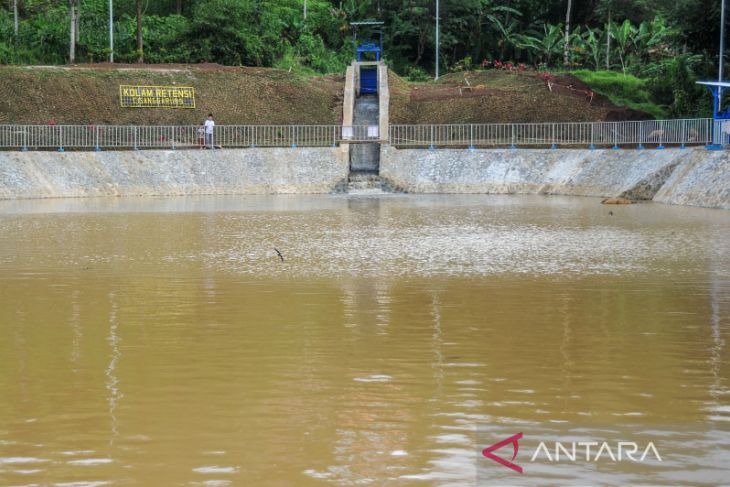 Kolam retensi pengendali banjir di Bandung 