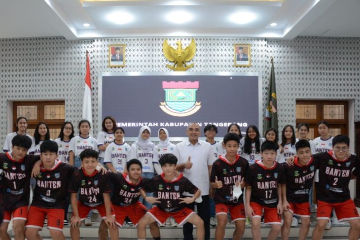 Bupati Tangerang lepas kontingen Kejurnas Bola Basket KU-15 ke Bangka Belitung