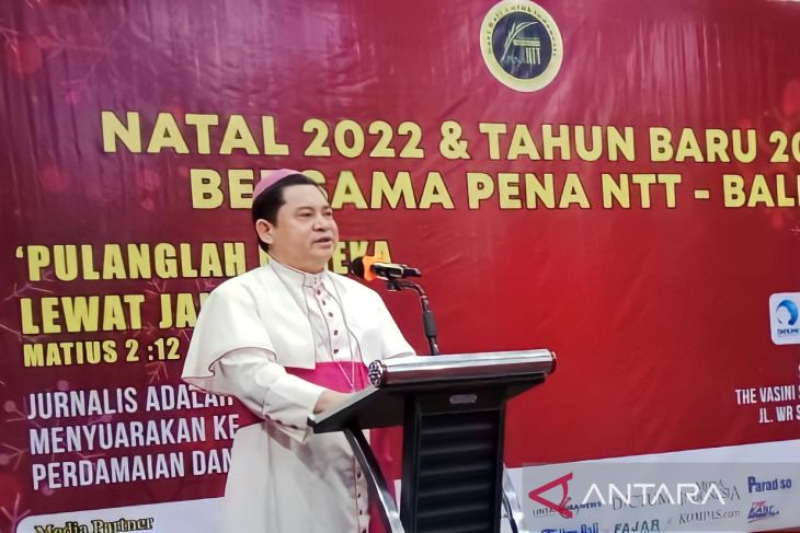 Uskup Silvester ajak pekerja media massa wujudkan jurnalisme keberagaman