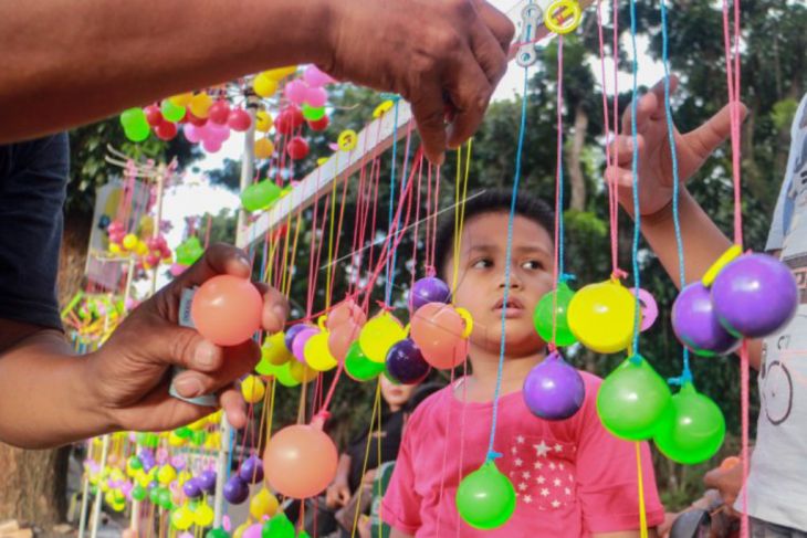 Expert urges schools to allow children to play lato-lato - ANTARA News