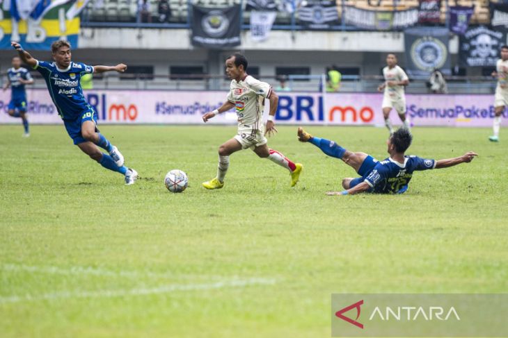 Persib Bandung melawan Persija Jakarta 