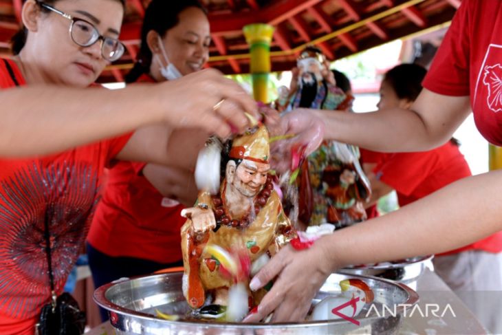 Kunjungan ke vihara di Kuta prediksi naik 100 persen saat Imlek