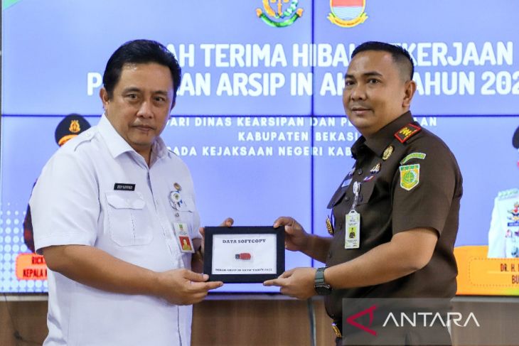 Pemkab Bekasi Serah Terima Tata Arsip Ke Kejari Antara News Megapolitan