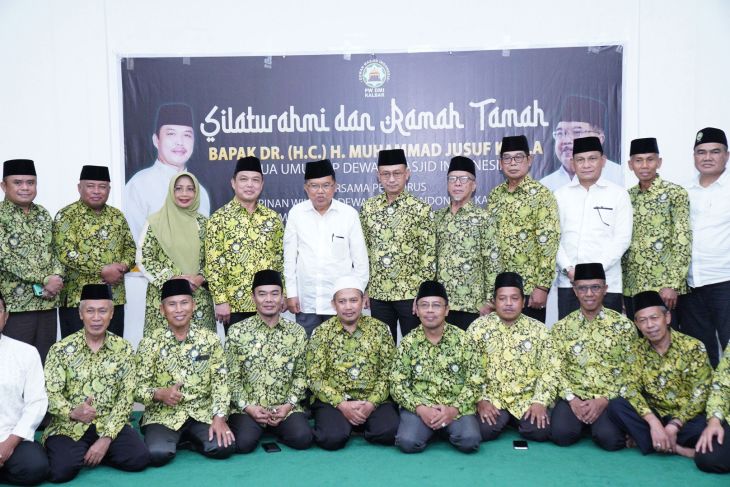 Jusuf Kalla silahturahmi dengan DMI Kalbar