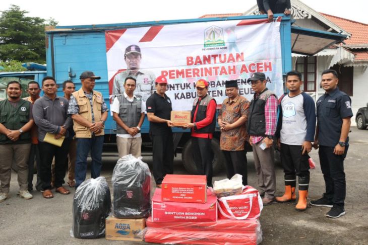 Pemerintah Aceh salurkan bantuan masa panik bencana banjir