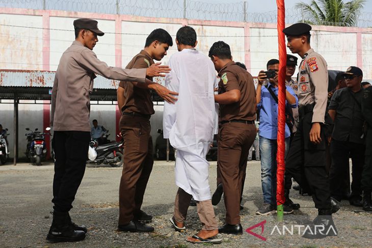 Pelaksanaan hukuman cambuk di Aceh Barat