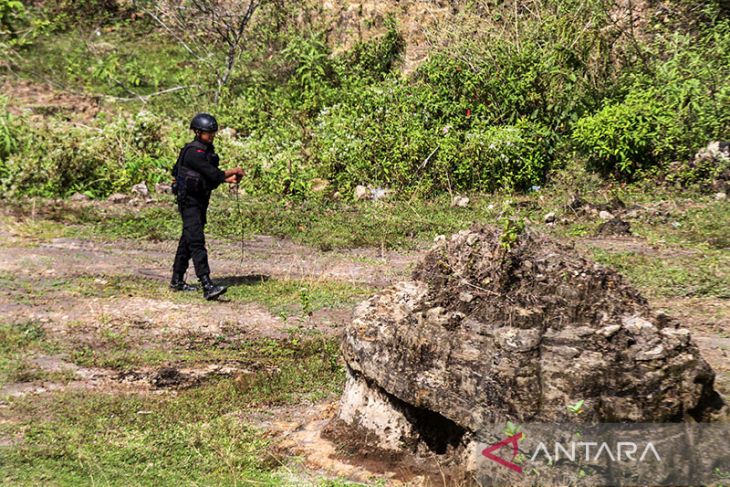 FOTO - Disposal bom temuan warga