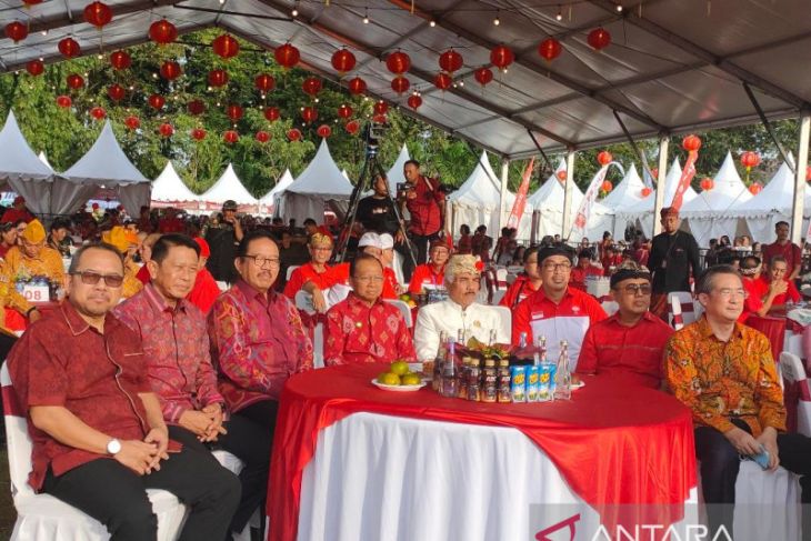 BI Bali gaungkan cinta rupiah dan QRIS  di Festival Imlek Bersama 2023