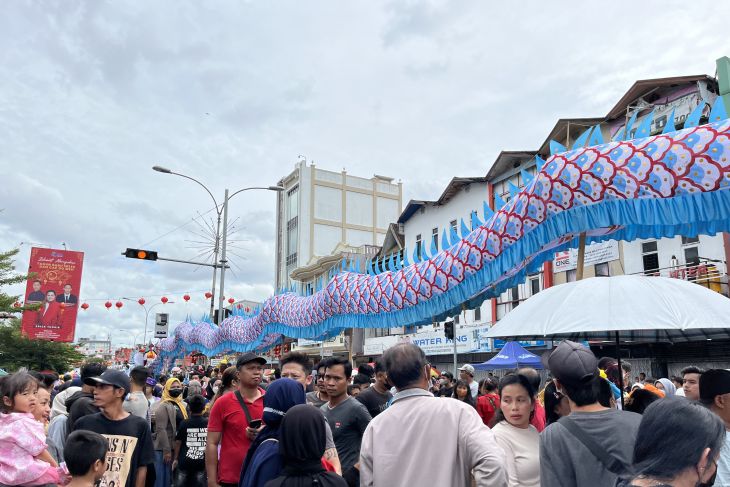 Naga sepanjang 80 meter meriahkan Festival Cap Go Meh Pontianak