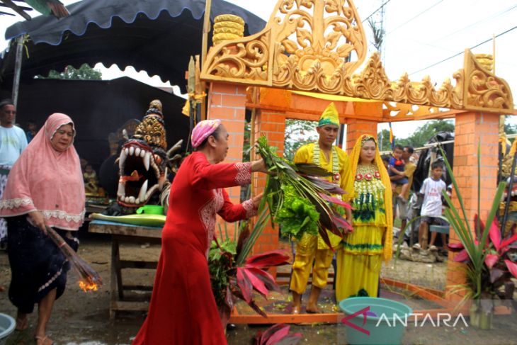 Adat Badudus Pengantin di Hulu Sungai Tengah