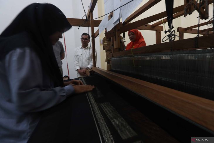 FOTO - UKM Tenun Tradisional Ija Kroeng di Banda Aceh