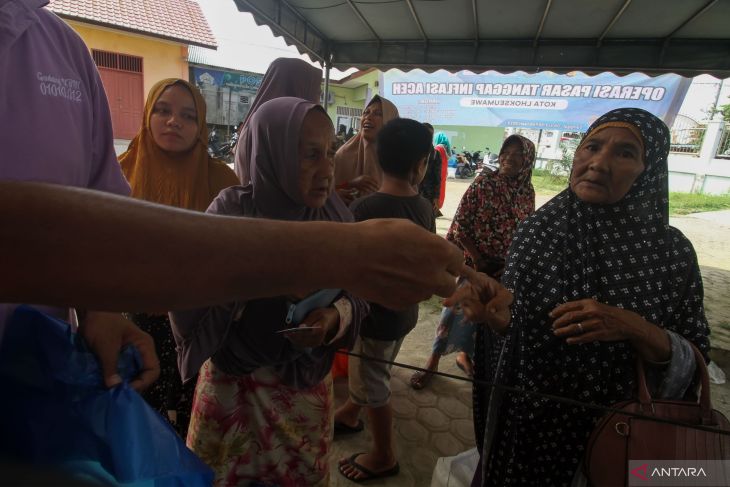 FOTO - Operasi Pasar Sembako Murah di Lhokseumawe