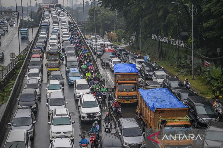 Pengaturan Jam Kerja Hanya Solusi Sementara Atasi Kemacetan Jakarta ...