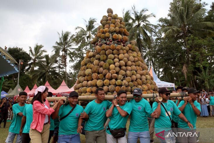 Festival durian semberasri di Blitar