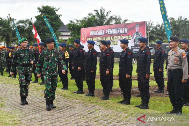 Karya Bakti Skala Besar Mabes TNI di Madiun