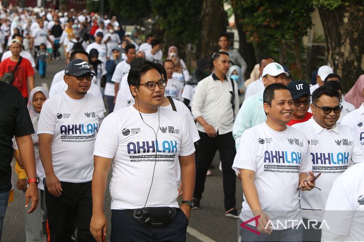 Jalan Sehat HUT ke 25 Tahun BUMN di Banda Aceh