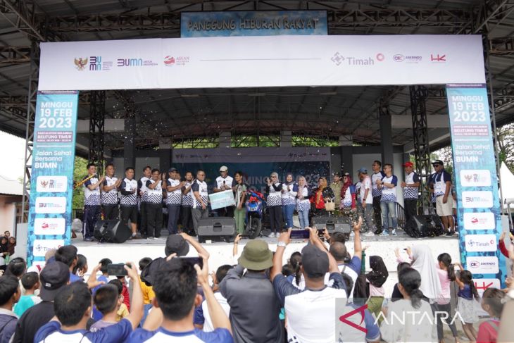 FOTO - Jalan Sehat Bersama BUMN di Belitung Timur