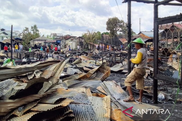 Kepolisian Kukar kawal penyaluran bantuan 27 KK korban kebakaran Loa Janan