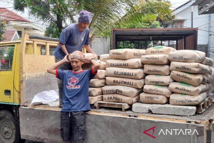 Indocement kolaborasi bangun pondasi di Kantor Antara-Koramil Bogor Barat