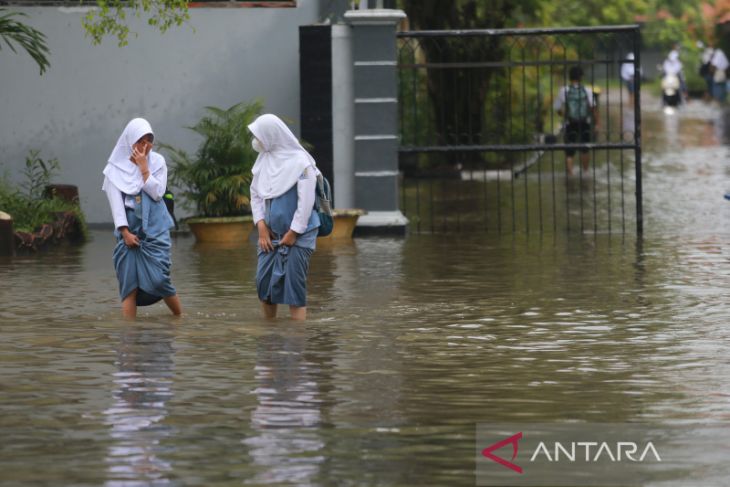 Banjir akibat hujan deras