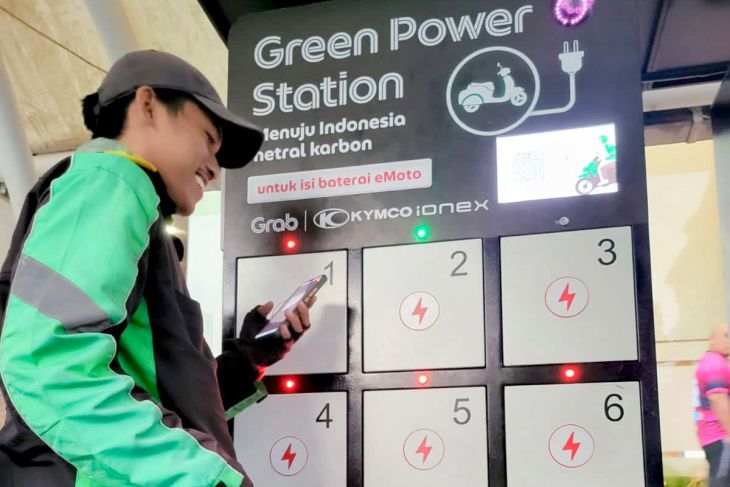 PLN Siap Suplai 1.500 Charging Station Untuk Motor Listrik Greentech ...