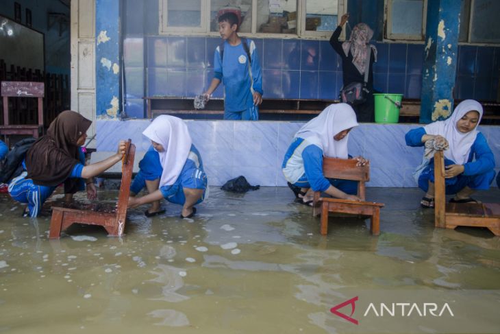 Sekolah terdampak banjir di Kabupaten Karawang