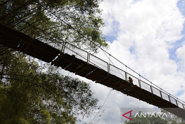 FOTO - Jembatan gantung mengancam keselamatan di Aceh Besar