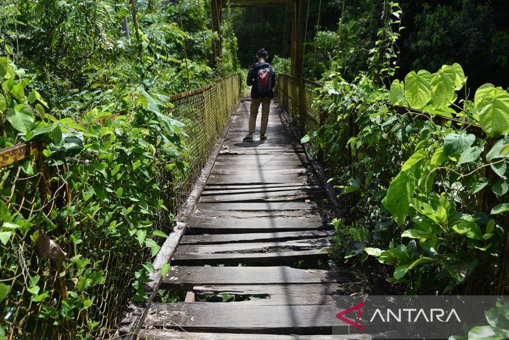 FOTO - Jembatan gantung mengancam keselamatan di Aceh Besar